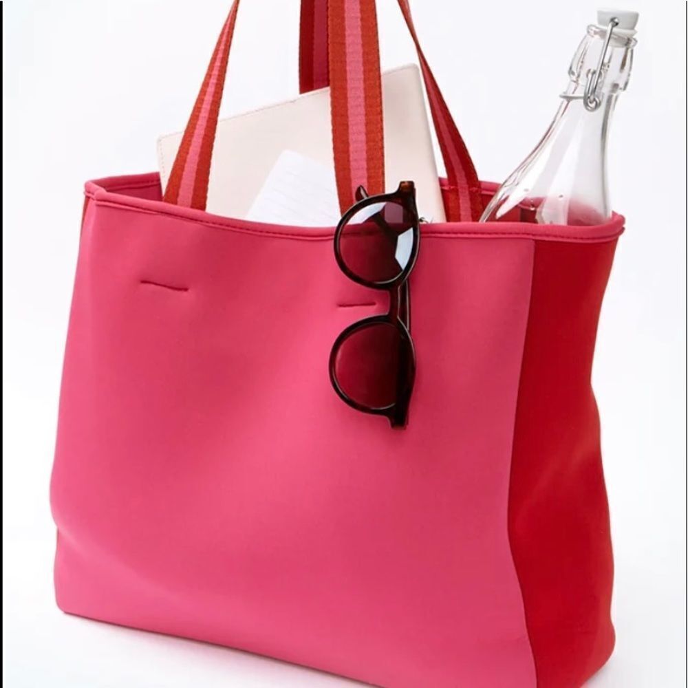 Summersalt The Perfect Beach Tote FABFITFUN hibiscus/lava‎ color NWT